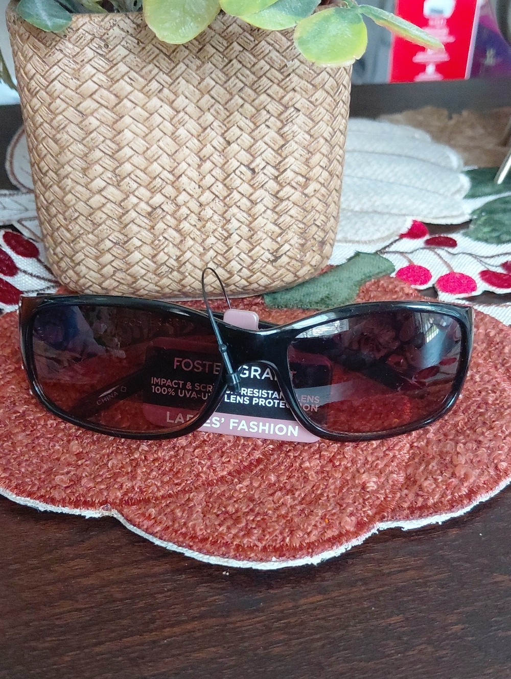 Foster Grant Black Frame Brown-Tinted Women's Sunglasses